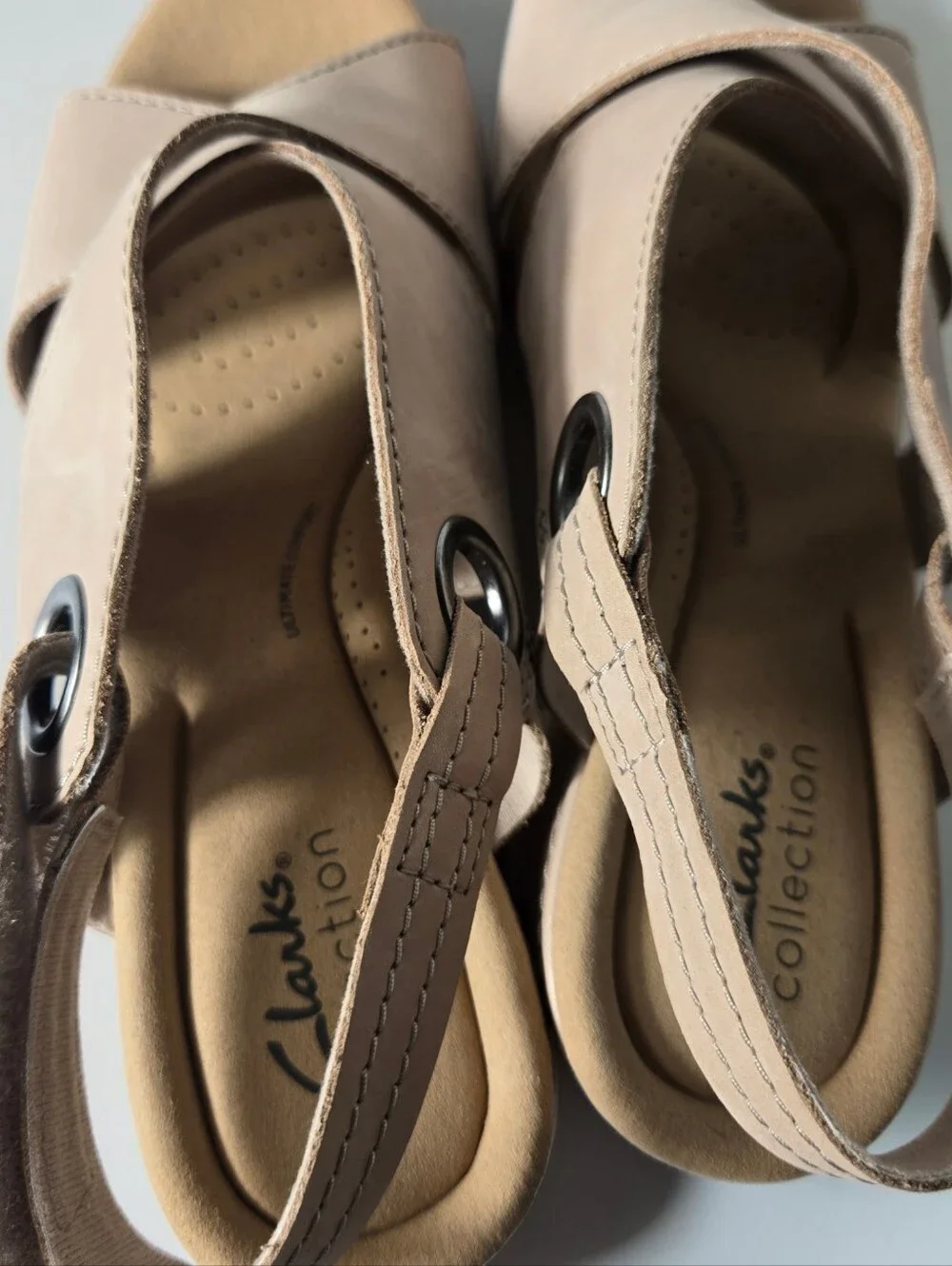 Clarks Giselle Loop Wedge Sandal Size 9 Khaki Sand Nubuck Slingback Cork
